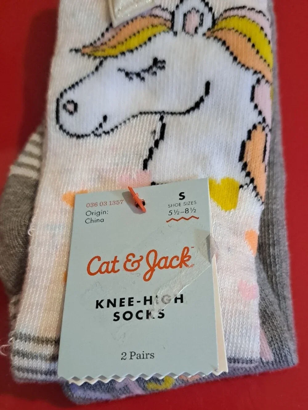 Cat & Jack White Knee-High Unicorn Socks with Yellow & Pink Hearts, Grey